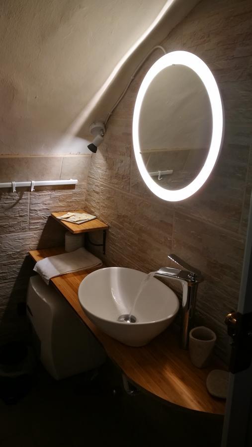 Domus Vinaria Bed & Breakfast เนเปิลส์ ภายนอก รูปภาพ